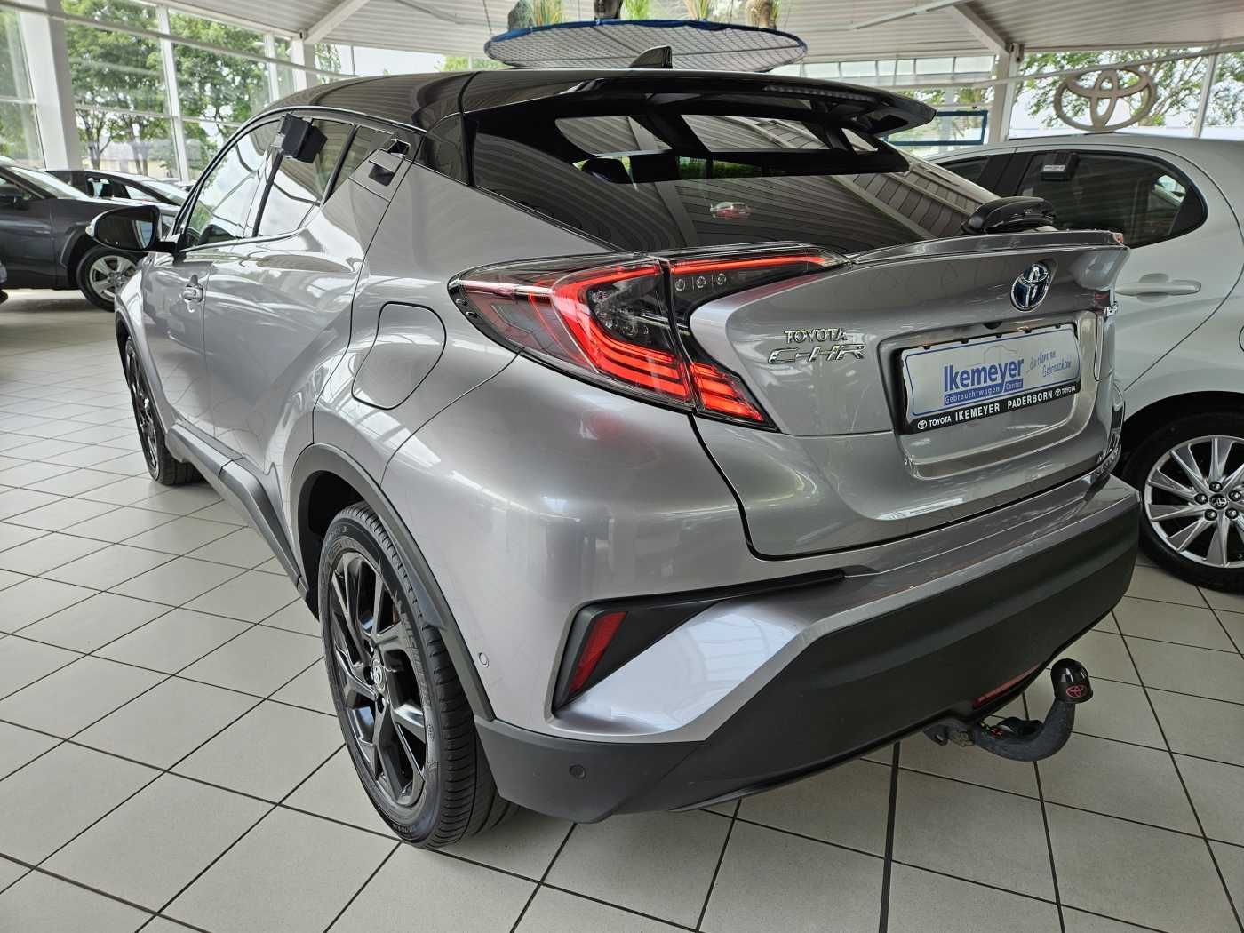 Toyota C-HR Hybrid Style - Samsaru's Car Outlet