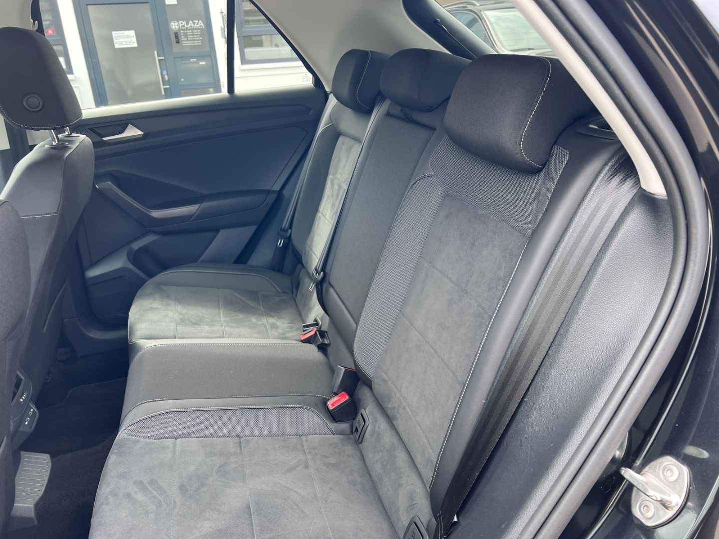 Volkswagen T-Roc 1.0TSI Style - Samsaru's Car Outlet