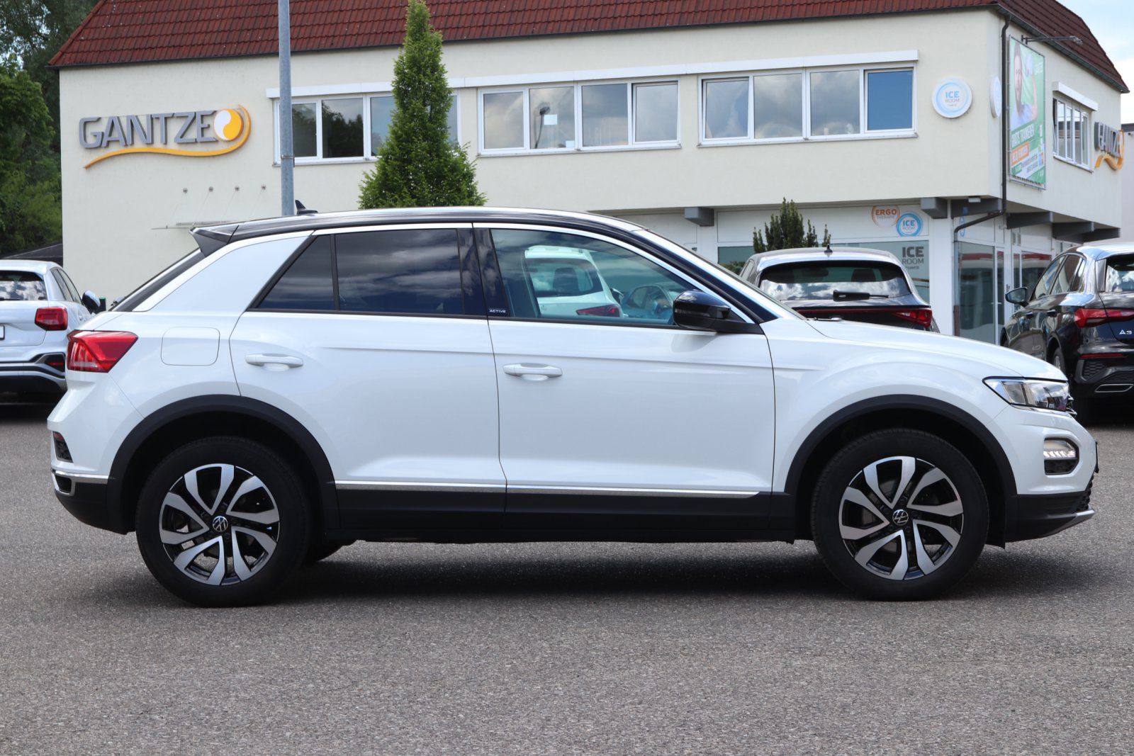 Volkswagen T-Roc 1.0 TSI Active - Samsaru's Car Outlet