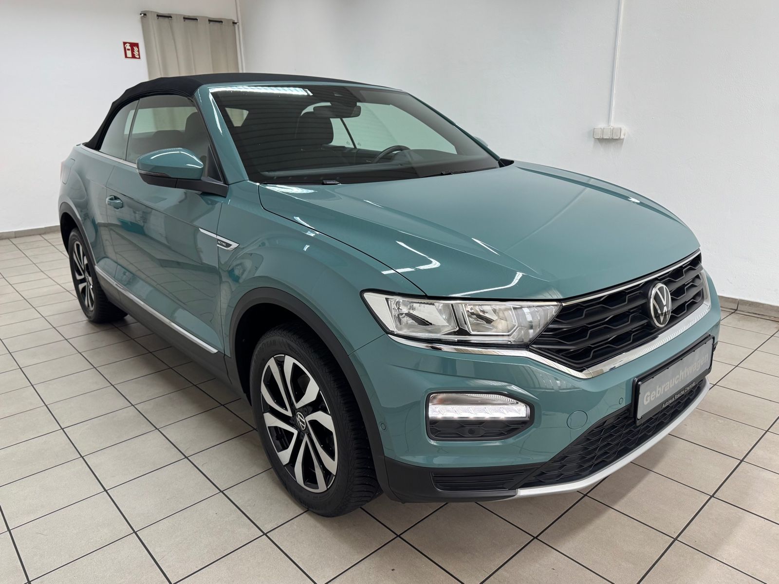 Volkswagen T-Roc Active - Samsaru's Car Outlet
