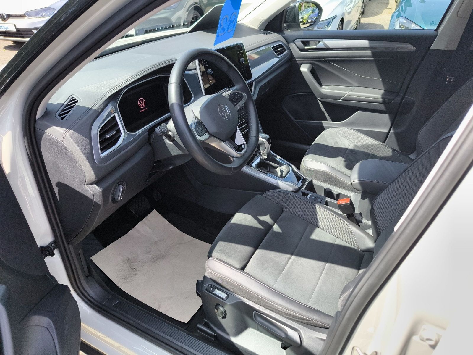 Volkswagen T-ROC Style TSi DSG - Samsaru's Car Outlet