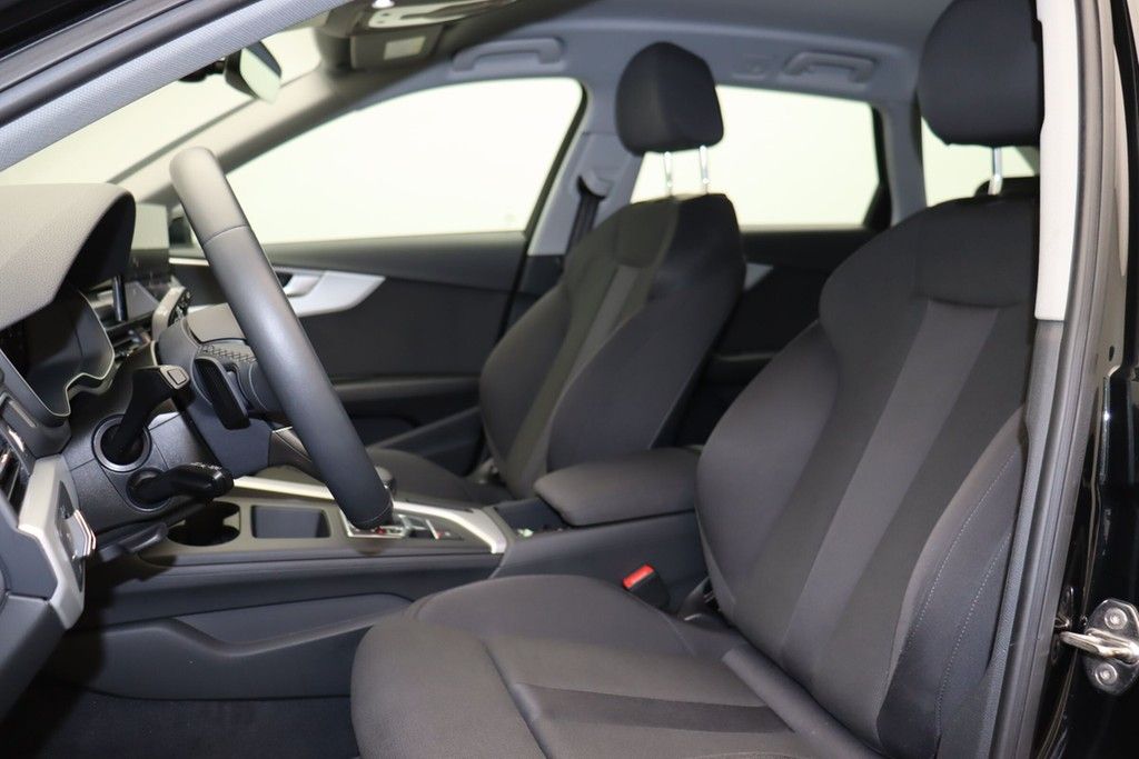 Audi A4 Avant 40 TFSI S line - Samsaru's Car Outlet