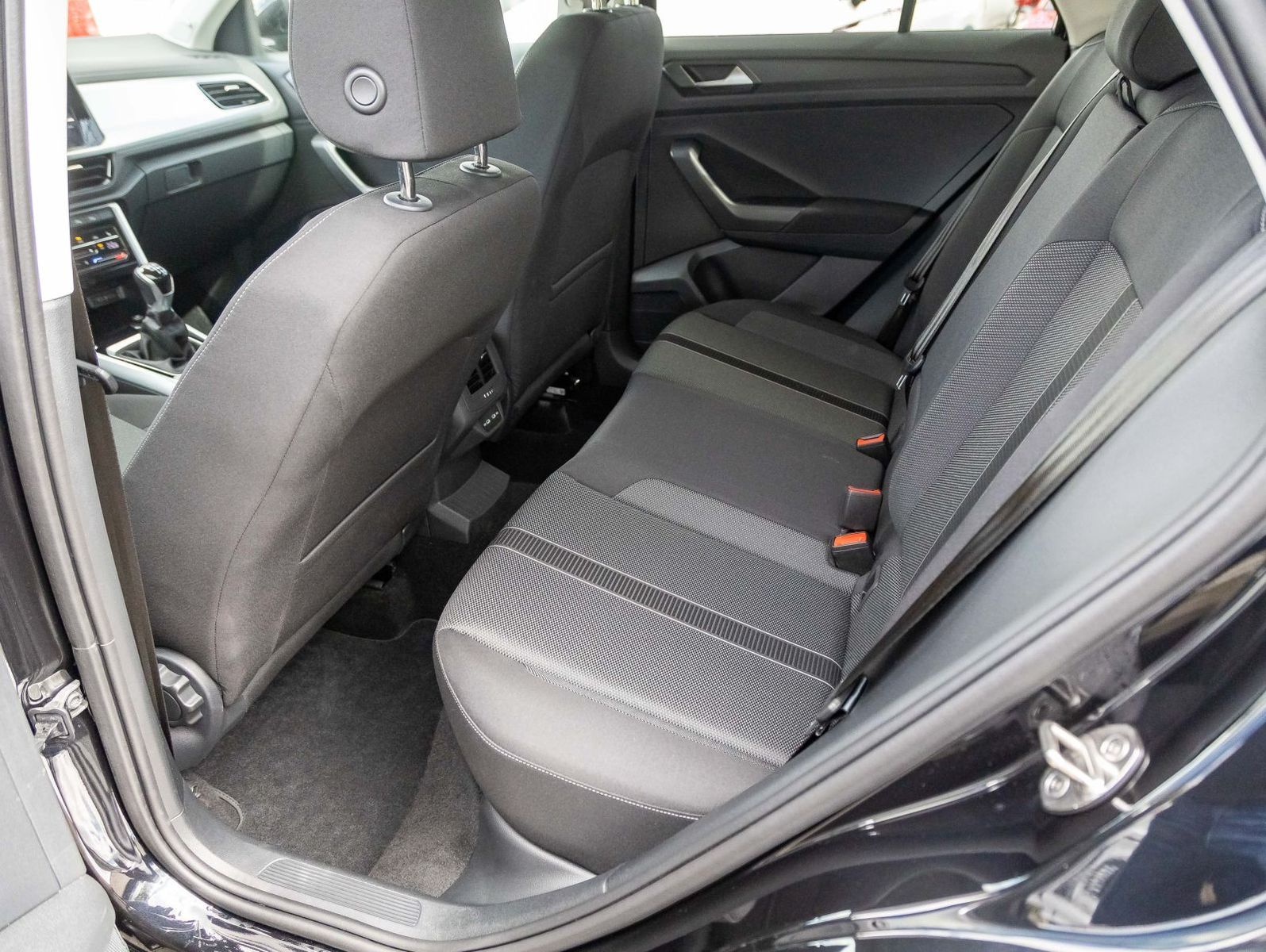 Volkswagen T-ROC 1.0 TSI LIFE - Samsaru's Car Outlet