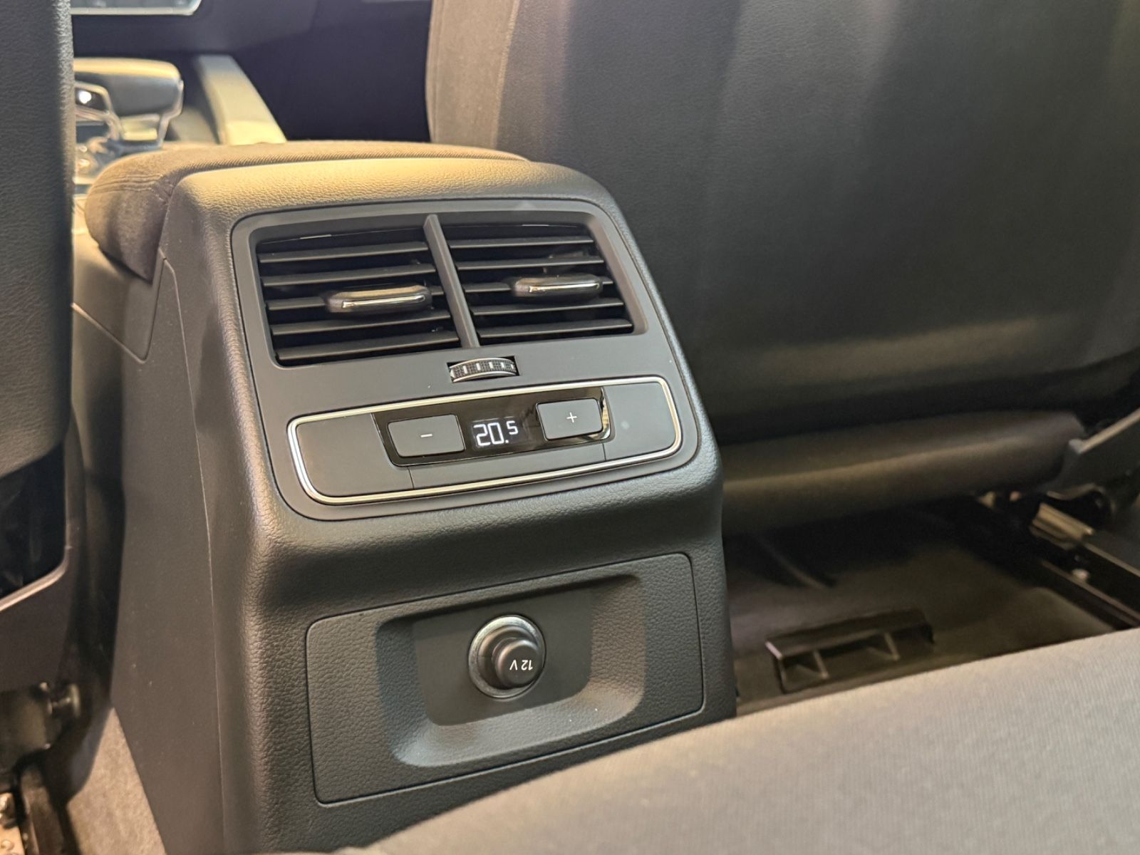 Audi A4 Lim. 40 TDI quattro advanced /1Hd./Matrix/ACC