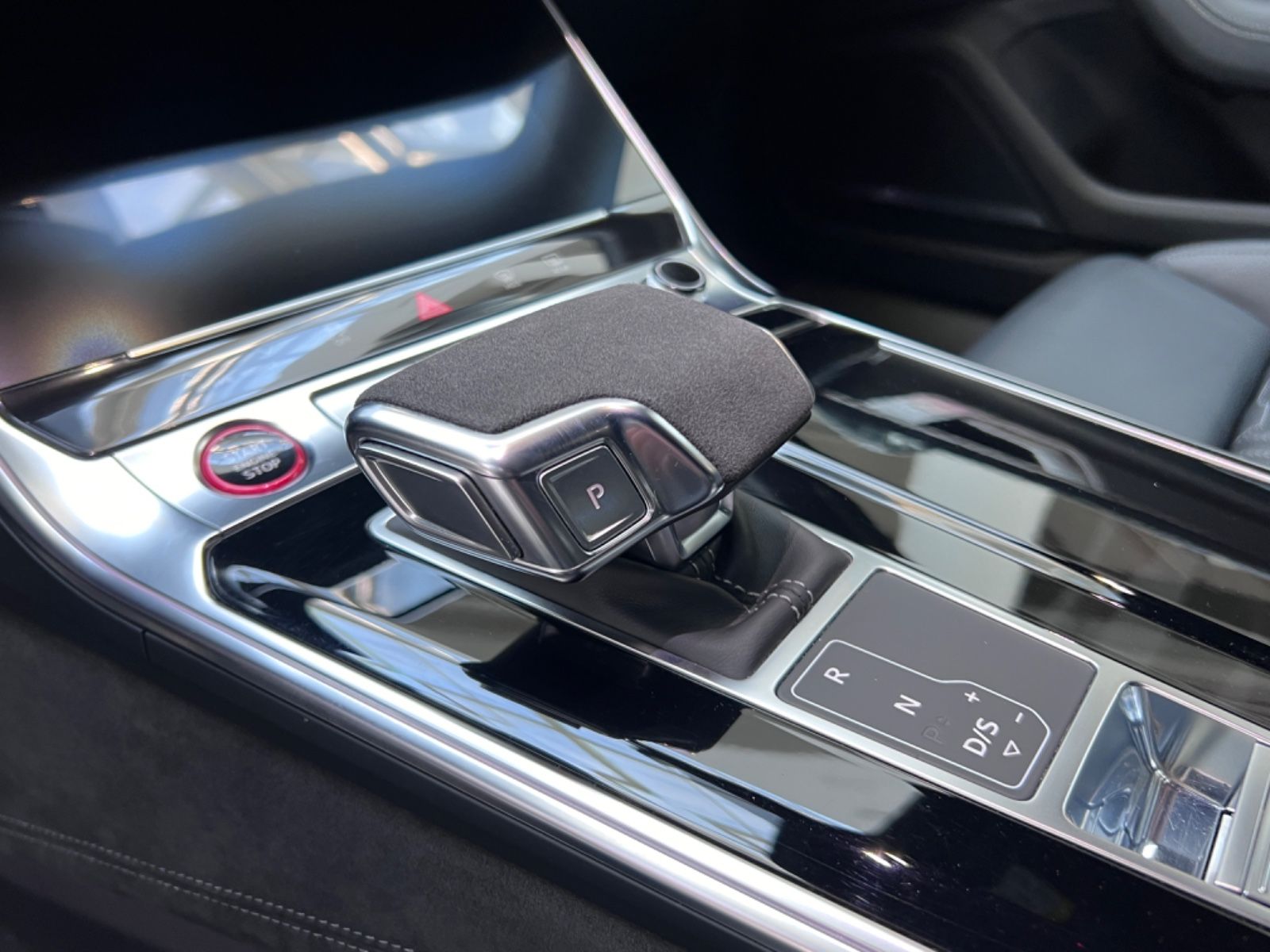 Audi RS6 4.0 TFSI  DynamikPlus+305kmh+Panoramad.+HUD