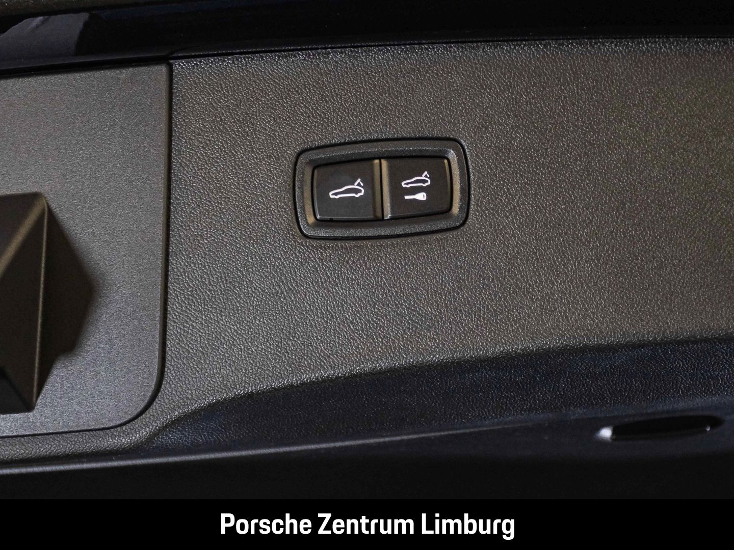 Porsche Cayenne E-Hybrid Coupe Black Edition Burmester
