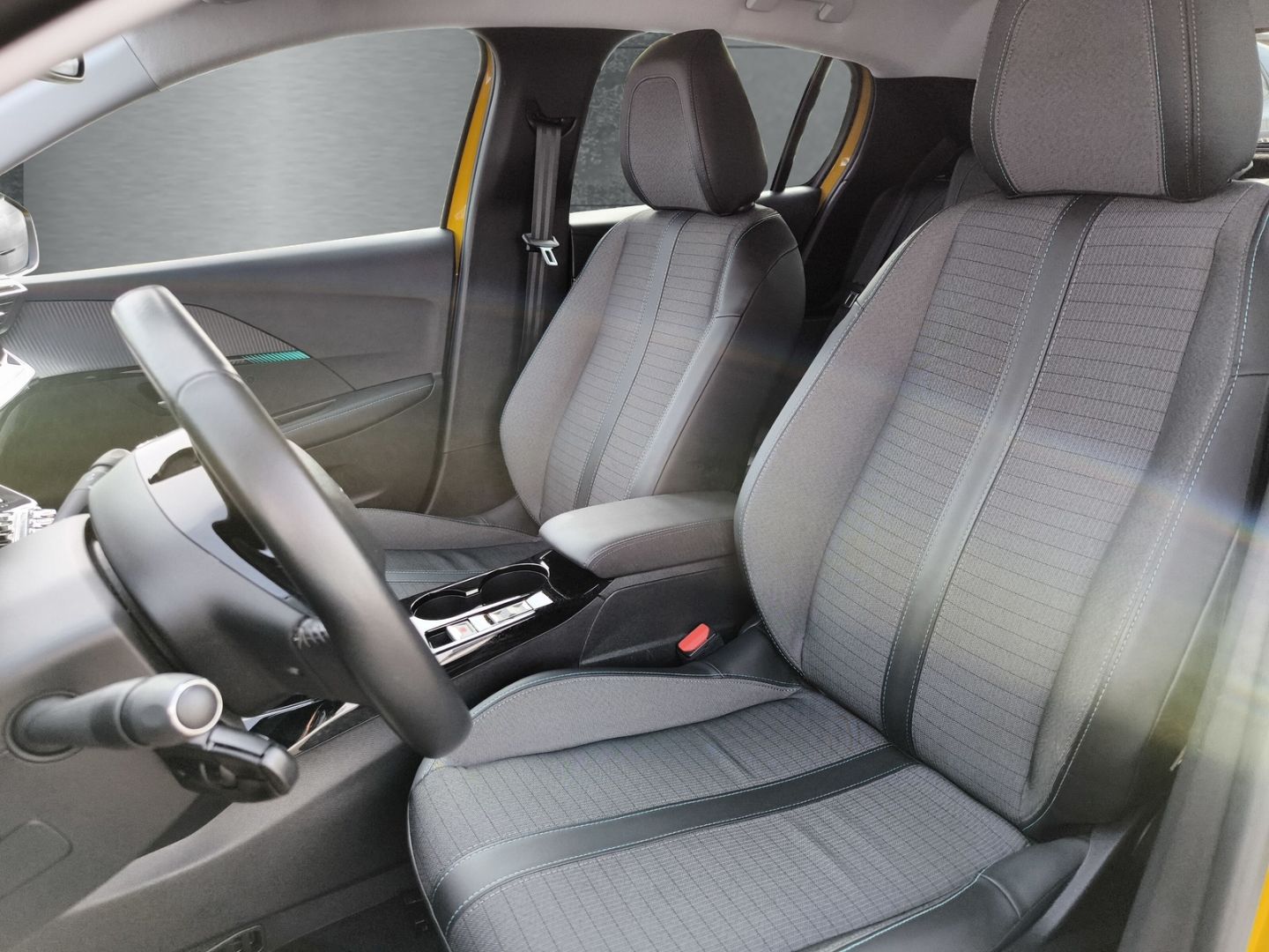 Peugeot e-208 Allure - Samsaru's Car Outlet