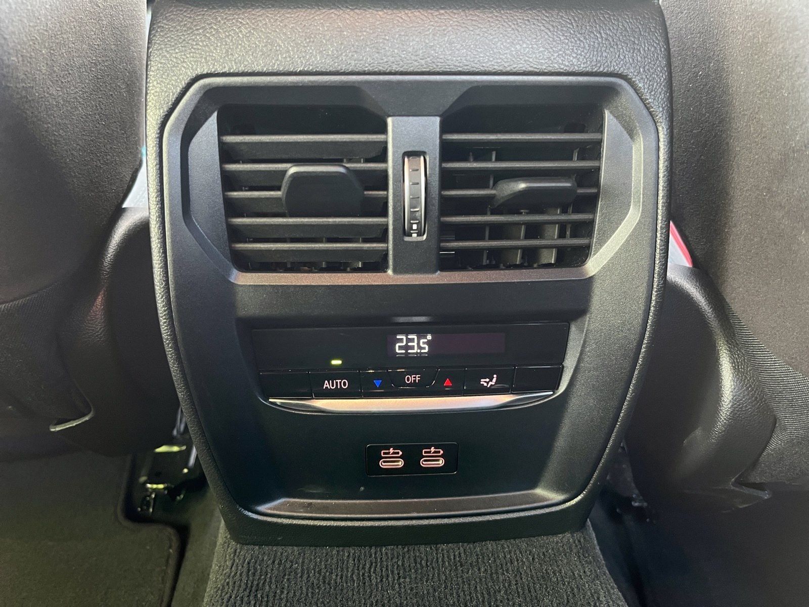 BMW 320i Limousine M-Sport AHK HUD DrivAss. ACC Park