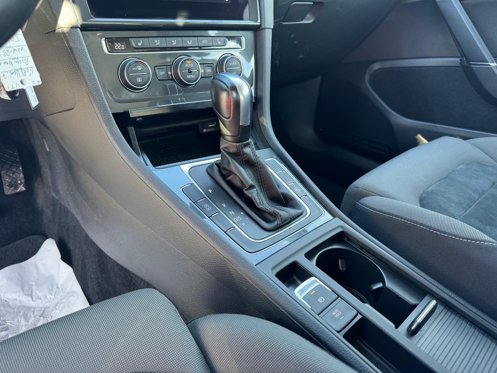Volkswagen Golf VII Variant 2.0 TDI Comfortline - Samsaru's Car Outlet