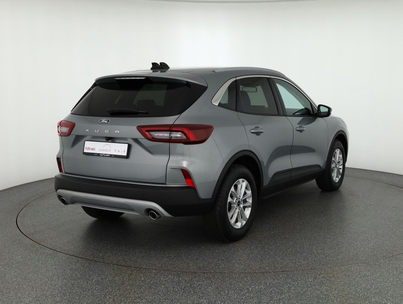 Ford Kuga 1.5 EB Titanium Aut. - Samsaru's Car Outlet