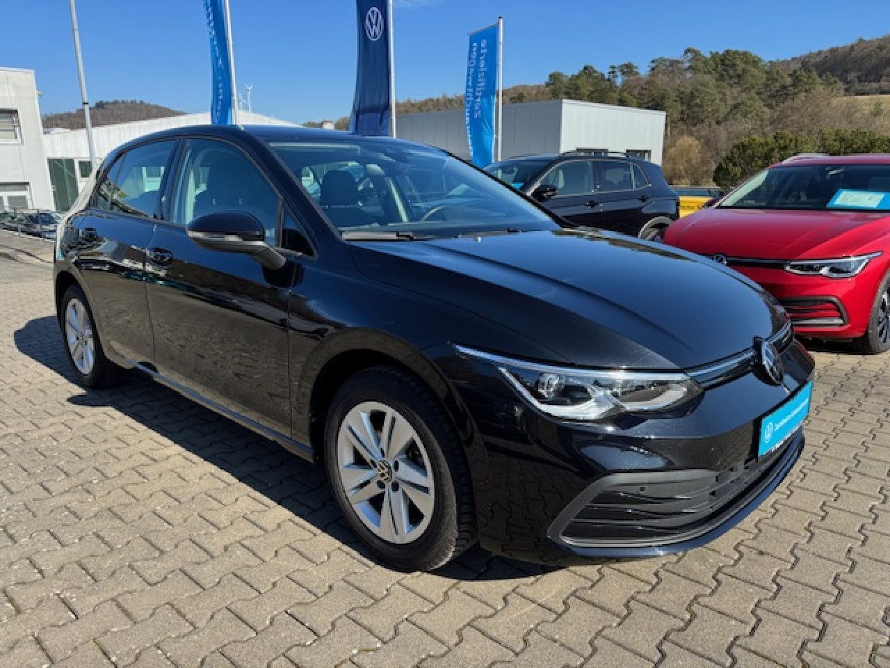 Volkswagen Golf VIII Life 1.5 TSI - Samsaru's Car Outlet