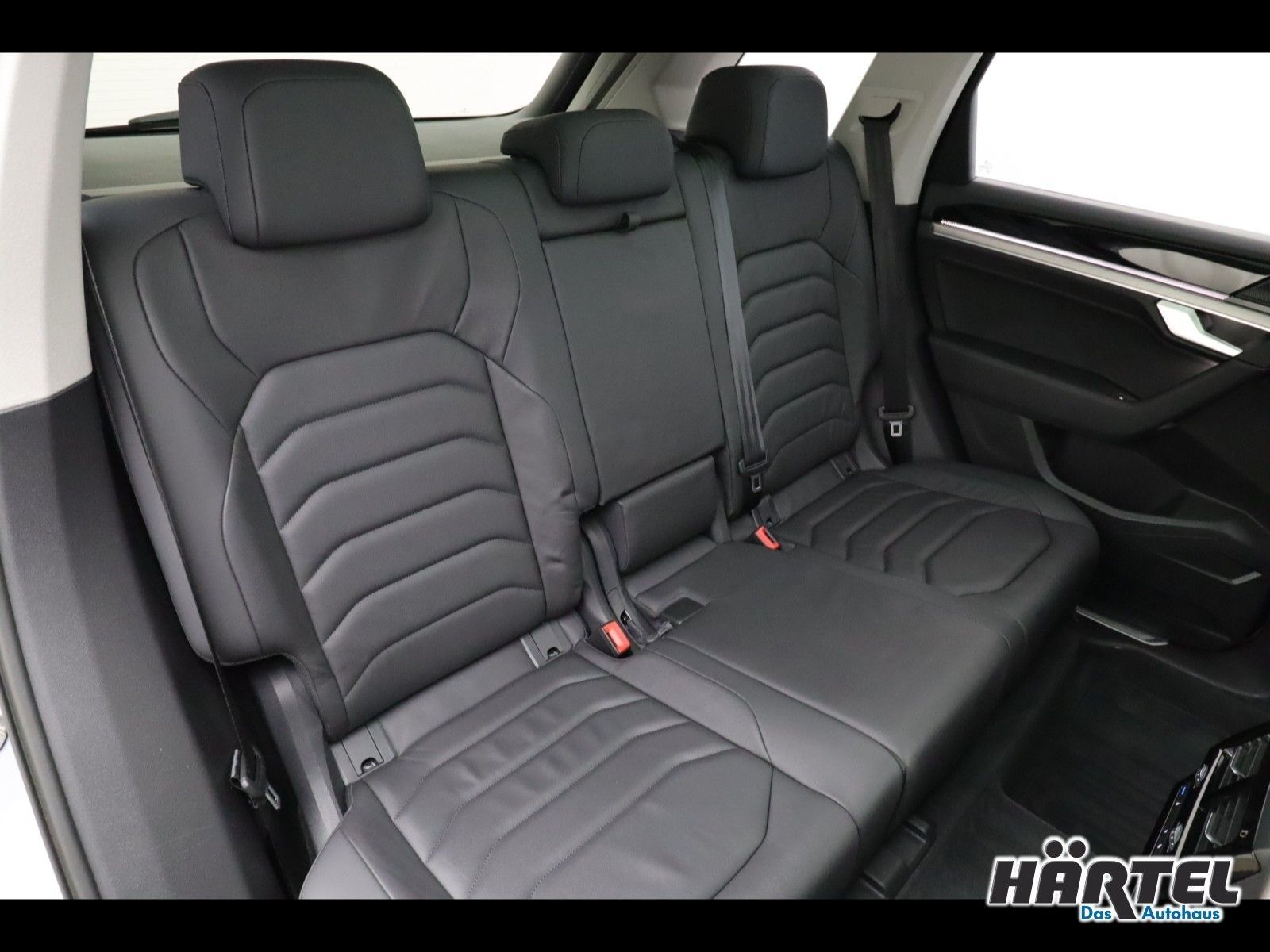 Volkswagen TOUAREG ELEGANCE EHYBRID 3.0 V6 TSI TIPTRONIC - Samsaru's Car Outlet