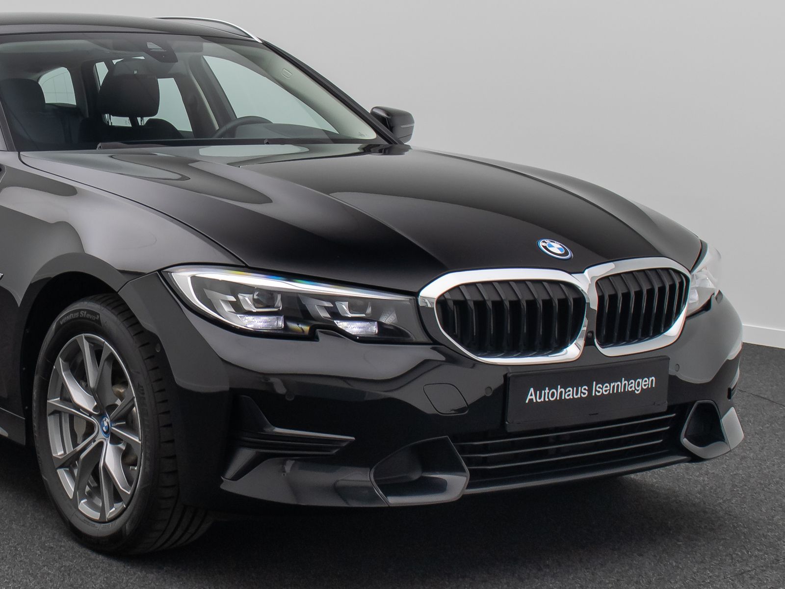 BMW 330e Sport Line - Samsaru's Car Outlet