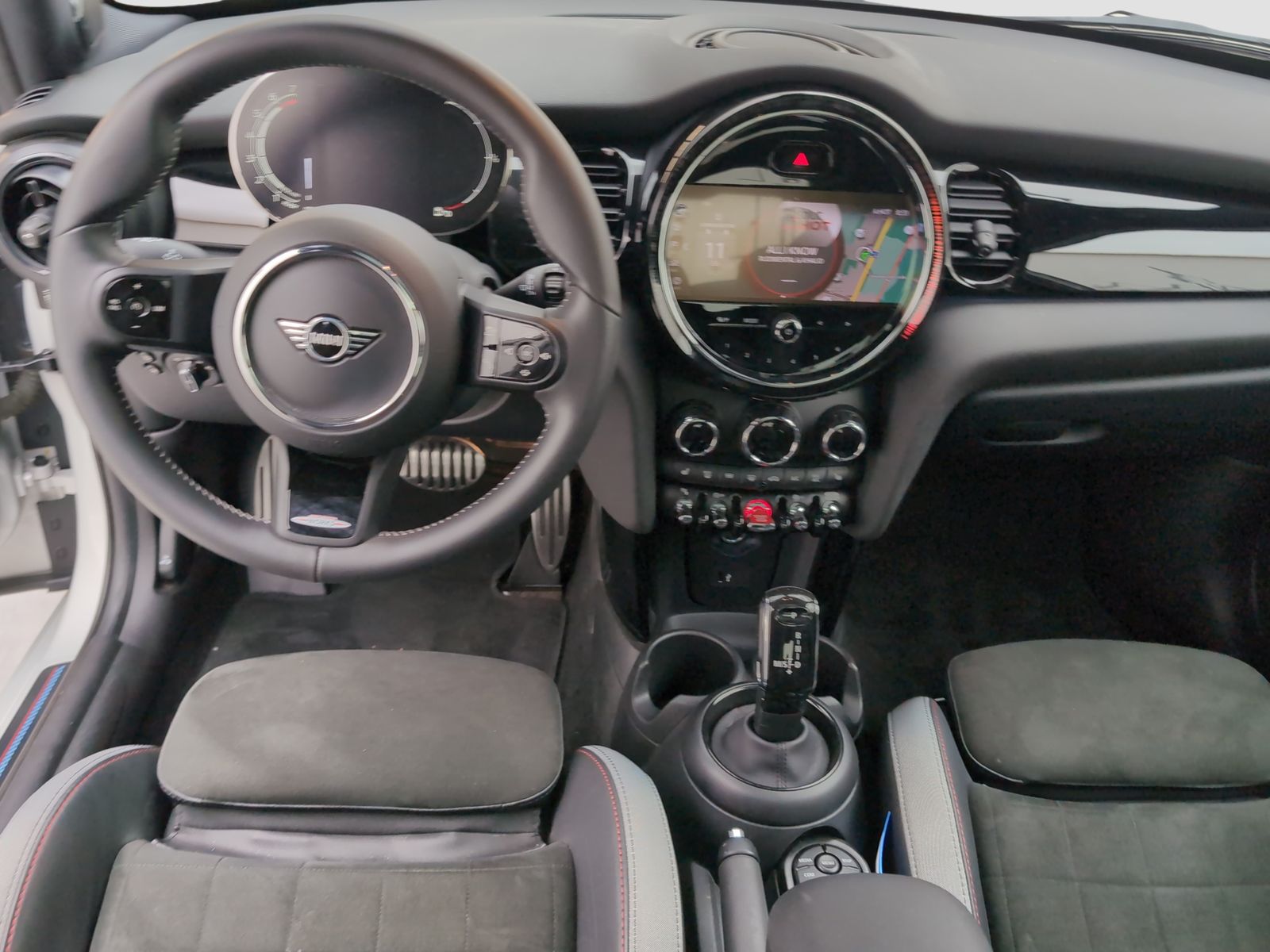 MINI Cooper S - Samsaru's Car Outlet
