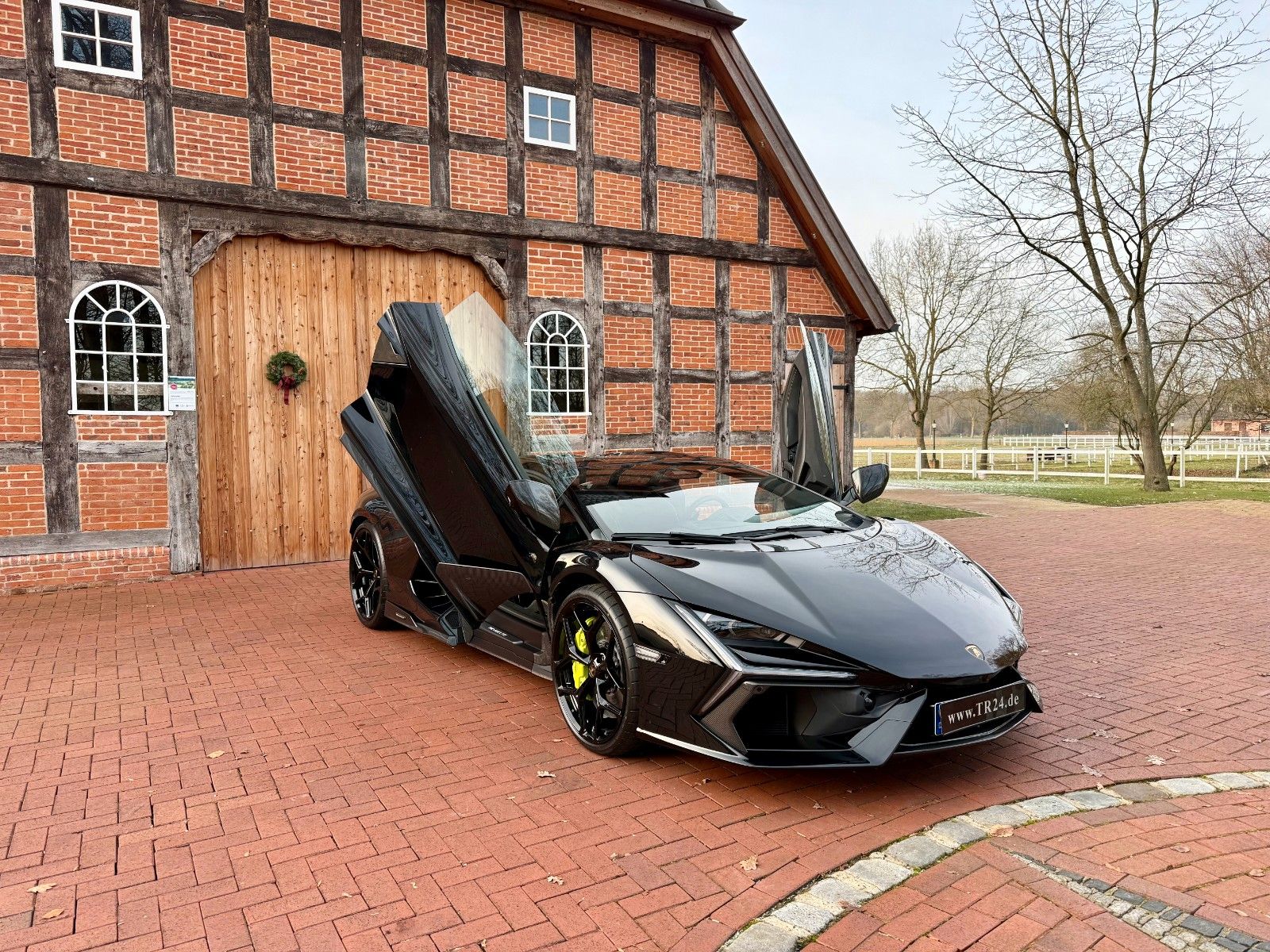 Lamborghini Revuelto V12 MY26/Carbon/PassengerDis/CorsaTex