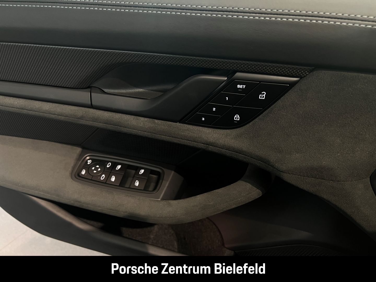 Porsche Taycan GTS Sport Turismo  Nordischgold Head-Up