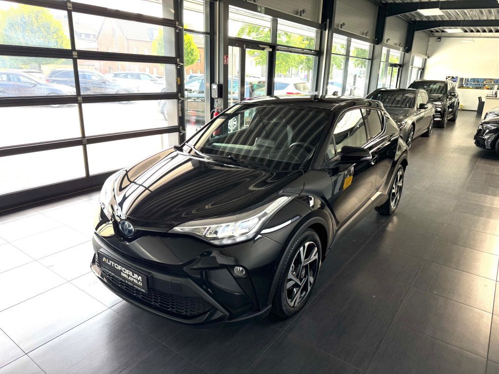 Toyota C-HR 1.8 Hybrid Team - Samsaru's Car Outlet