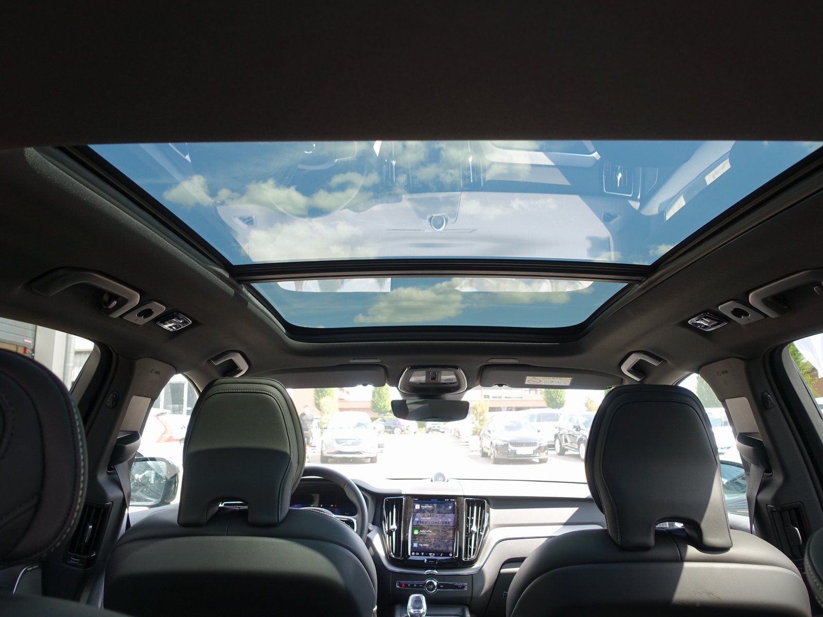 Volvo XC60 Black Edition T8 AWD Plug-in - Samsaru's Car Outlet