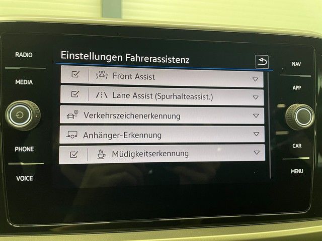 Volkswagen T-Roc 2.0 TDI Move - Samsaru's Car Outlet