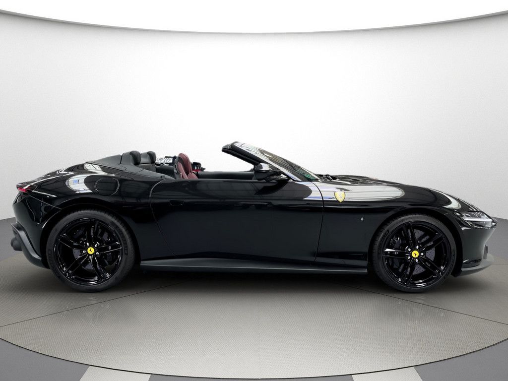 Ferrari Roma Spider - Samsaru's Car Outlet