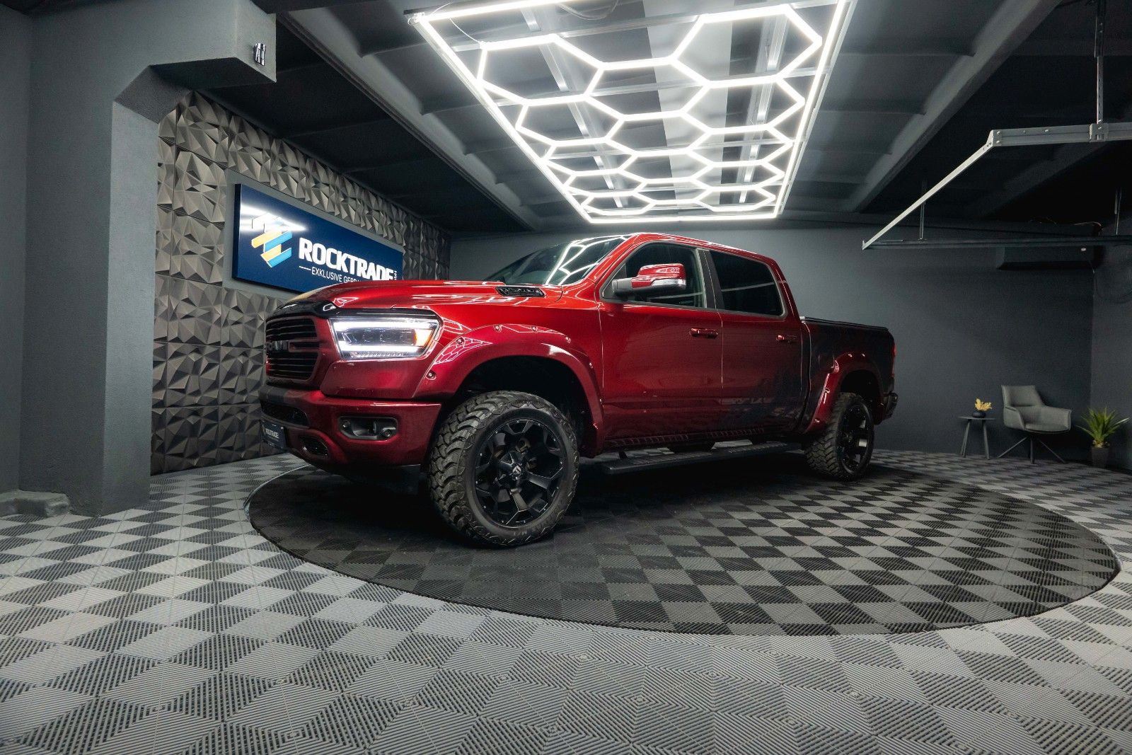 Dodge RAM 5.7 V8 HEMI 4x4 OFFROAD Night-Paket *LED*19%