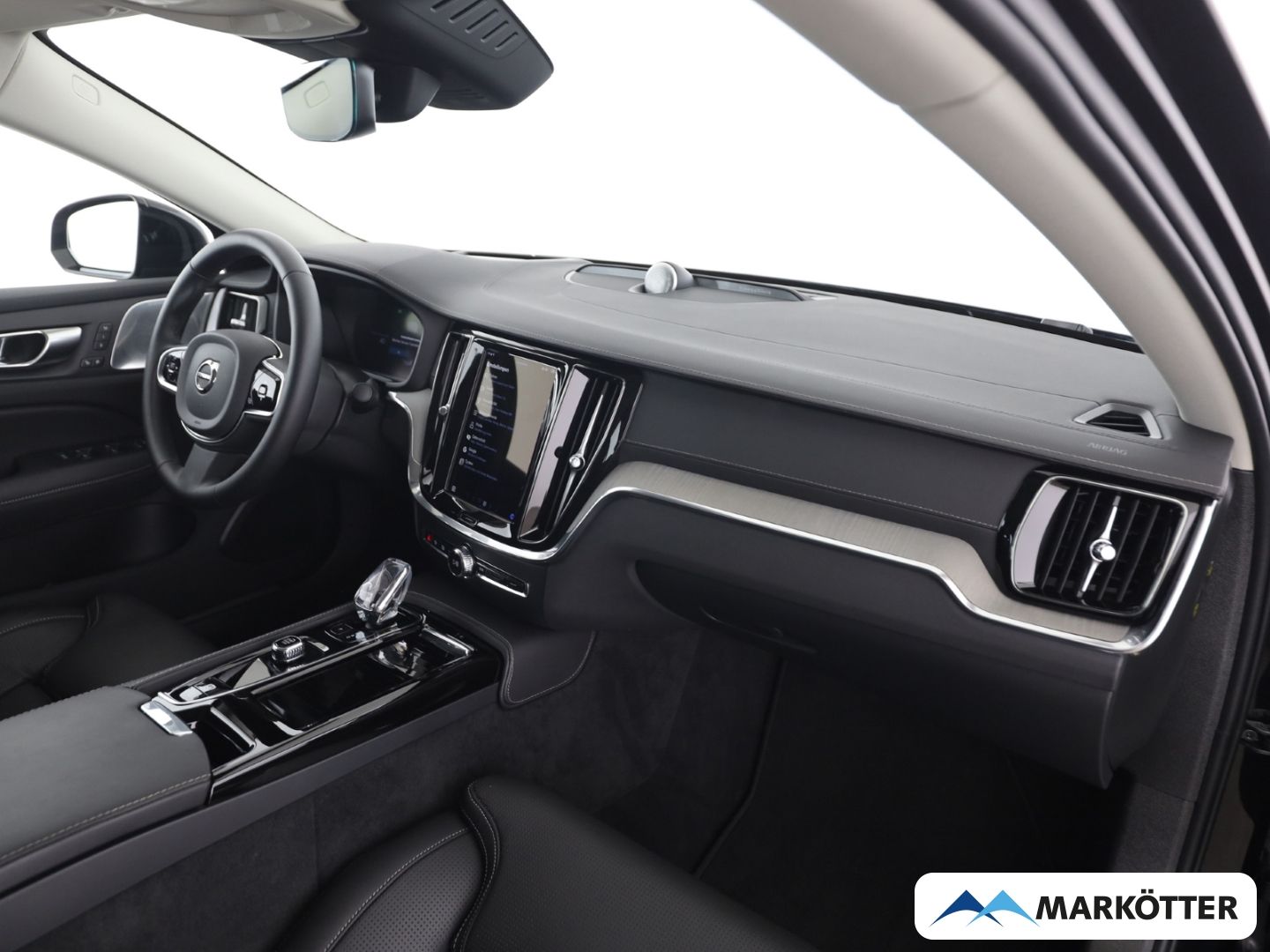 Volvo S60 Ultimate Dark Recharge Plug-In Hybrid AWD
