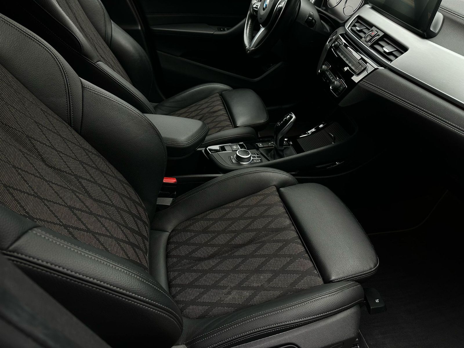 BMW X1 xDrive 25 i xLine - Samsaru's Car Outlet
