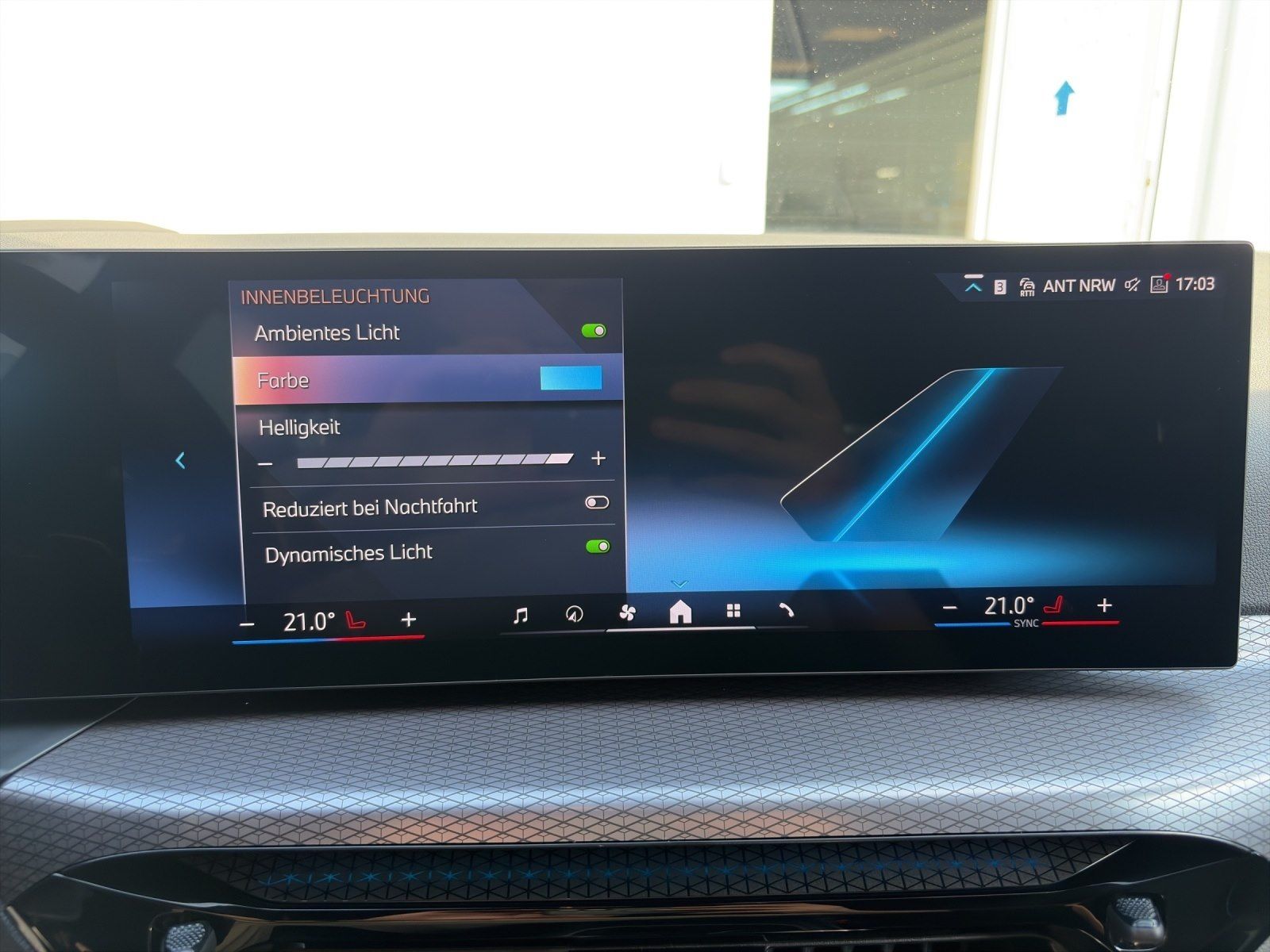 BMW 320i Touring M-Sport AHK HUD DrivAss. ACC ParkAs