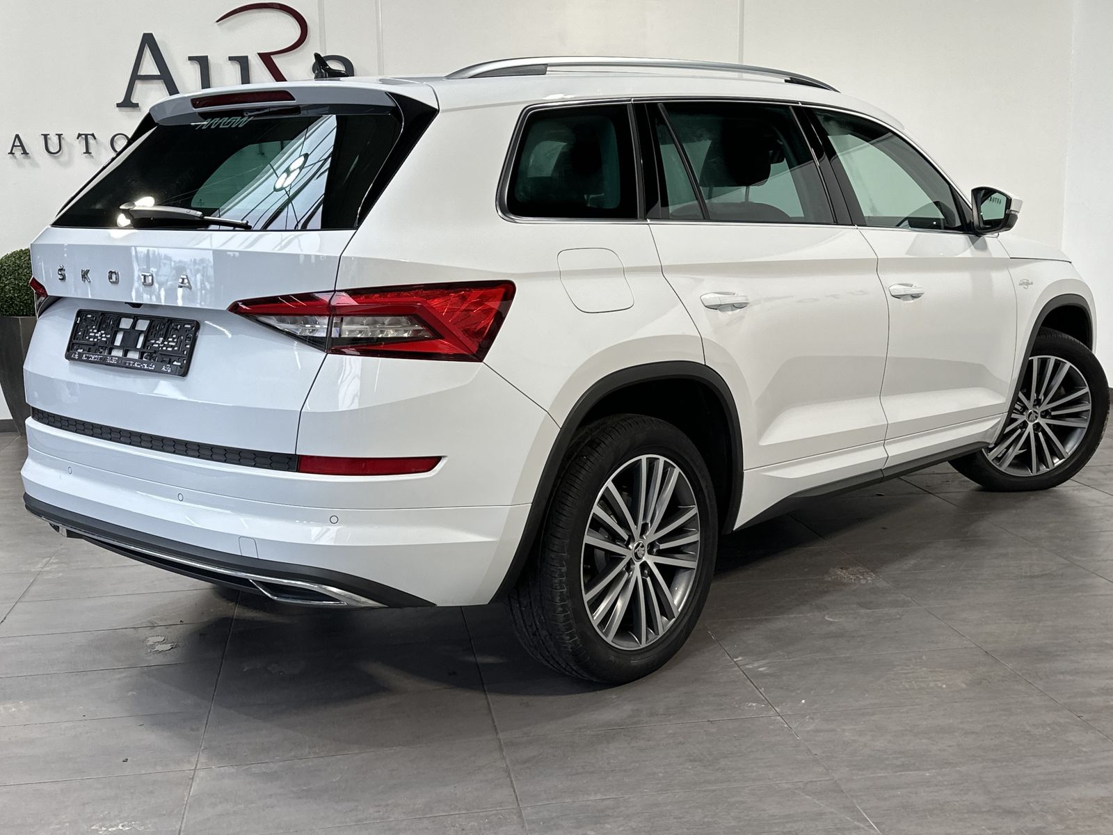 Skoda Kodiaq L&K 4x4 NAV+LED+AHK+360°+PANO+V-COCKPIT