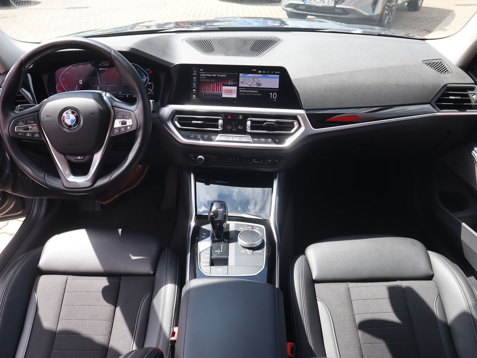 BMW 330e Touring Sport Line - Samsaru's Car Outlet