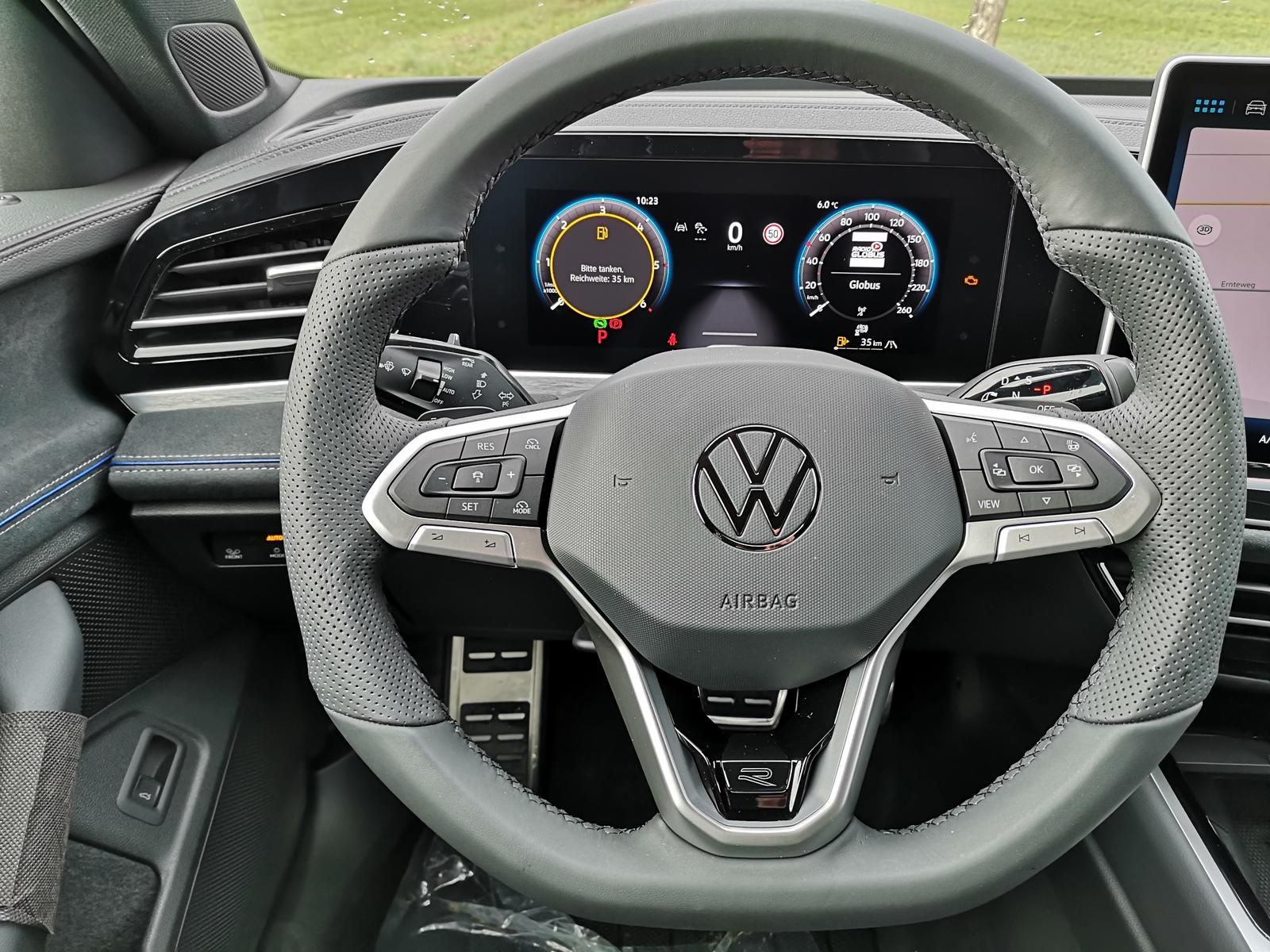 Volkswagen Passat Variant 2.0 TDI DSG 4Motion R-Line Pano 1