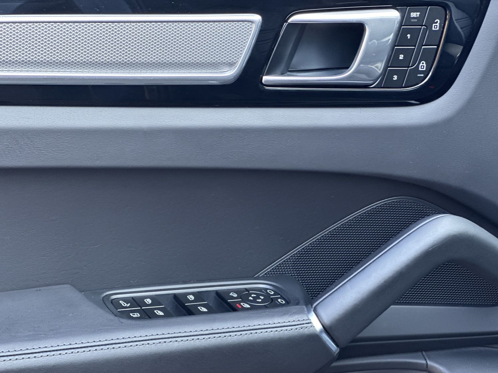 Porsche Cayenne E-Hybrid Platinium Edition H-LENKUNG*MAT
