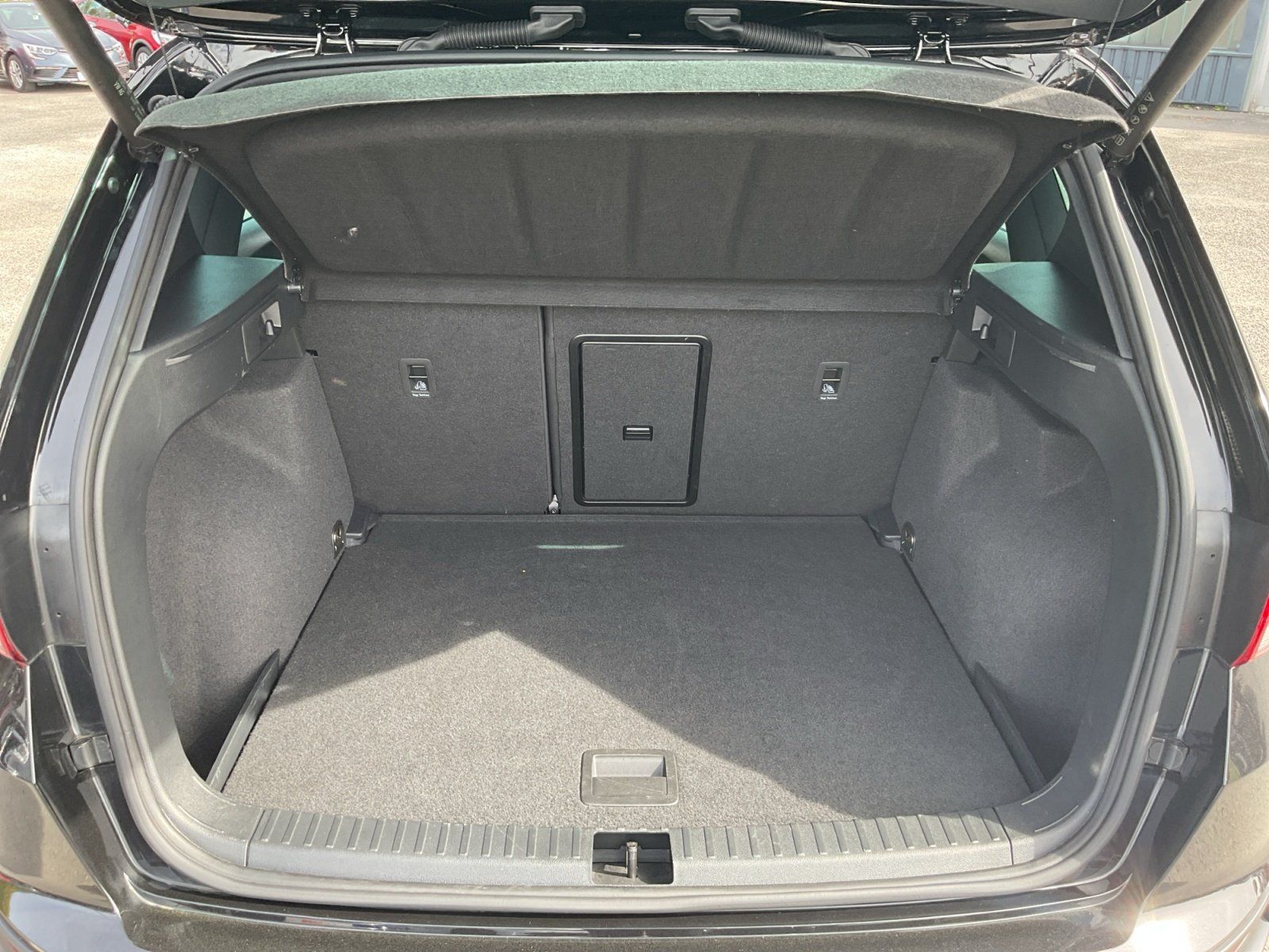 Seat Ateca 2.0 TDI DSG Xperience AHK LED NAVI SHZ PDC