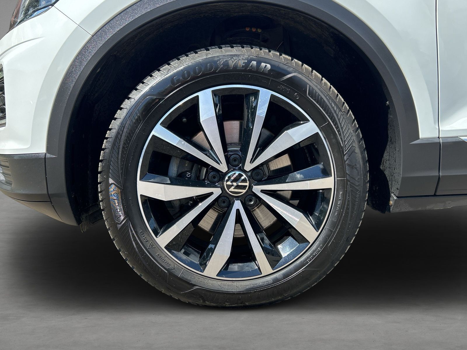 Volkswagen T-Roc 2.0 TDI Style - Samsaru's Car Outlet