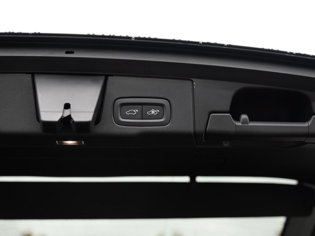 Volvo XC60 T6 AWD Inscription LED AHK 360° H/K PANO