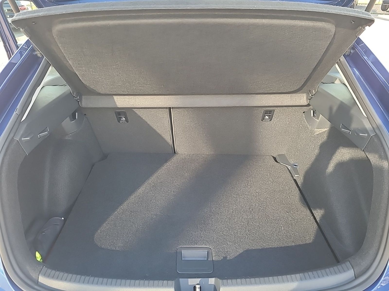 Volkswagen Taigo 1.0 TSI LIFE - Samsaru's Car Outlet