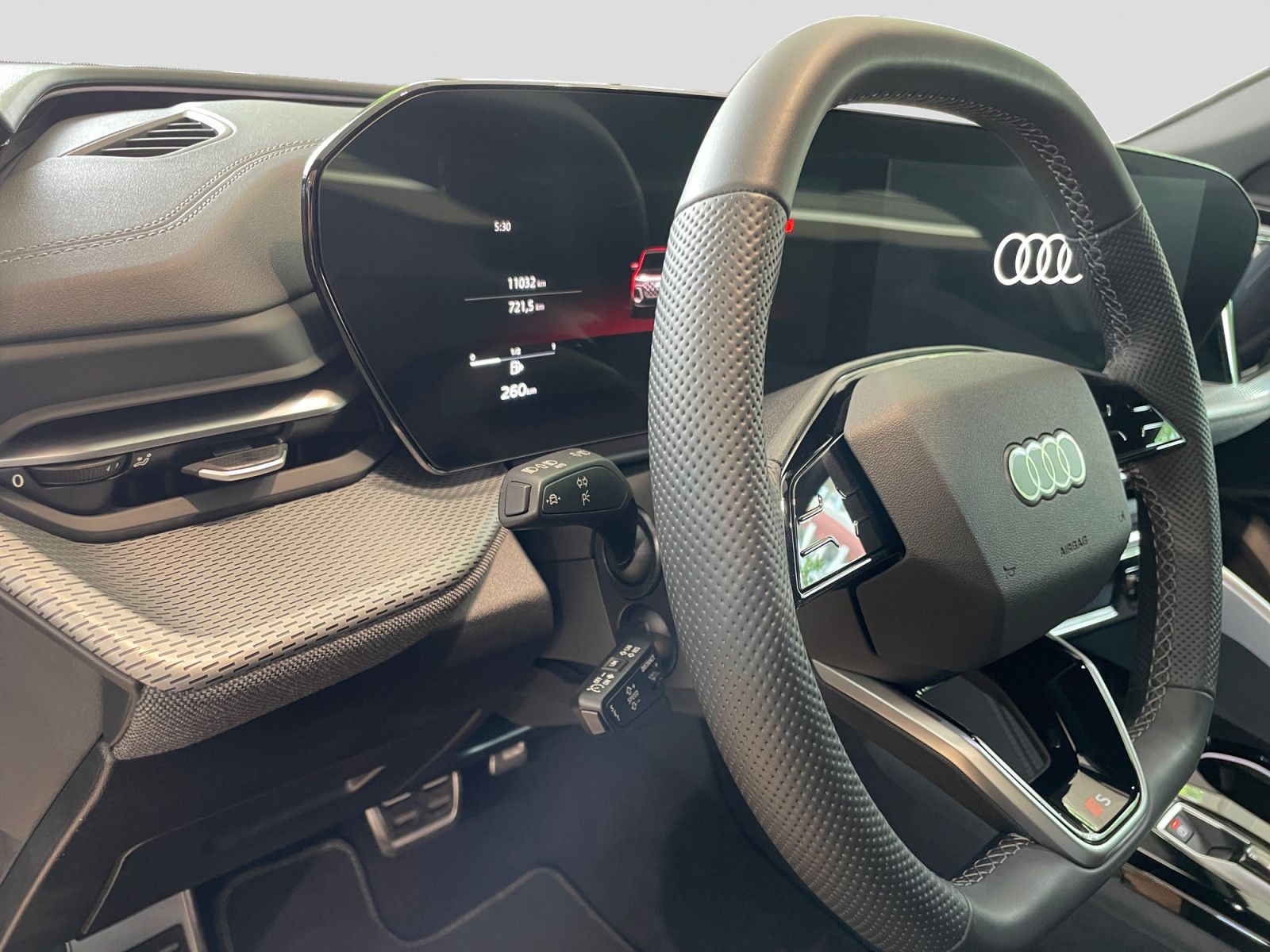 Audi Q5 TFSI S-tronic S-Line int. Matrix AHK 360° APP