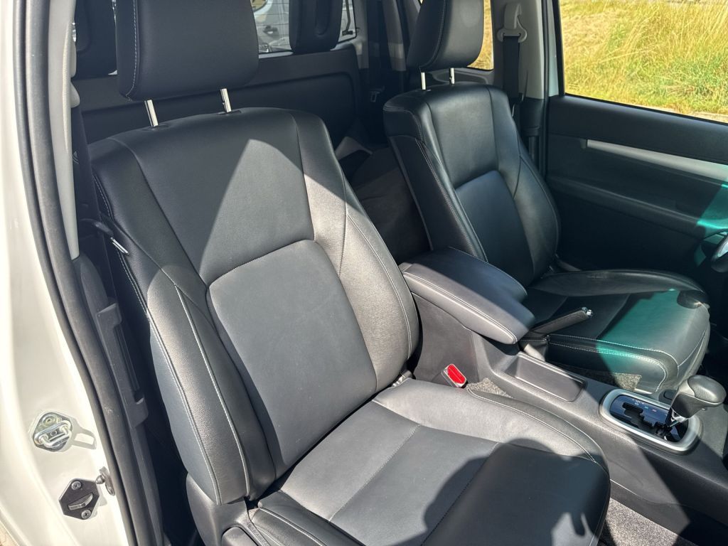 Toyota HiLux 4x4 Extra Cab Autm. Executive,360°,AHK,NAV