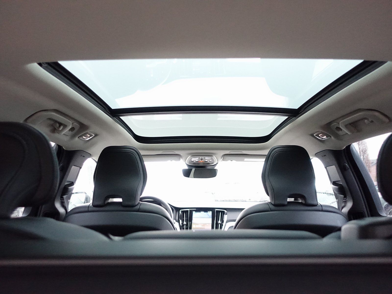 Volvo V60 Ultra Dark T8 AWD Plug-in Hybrid/AHK/Pano