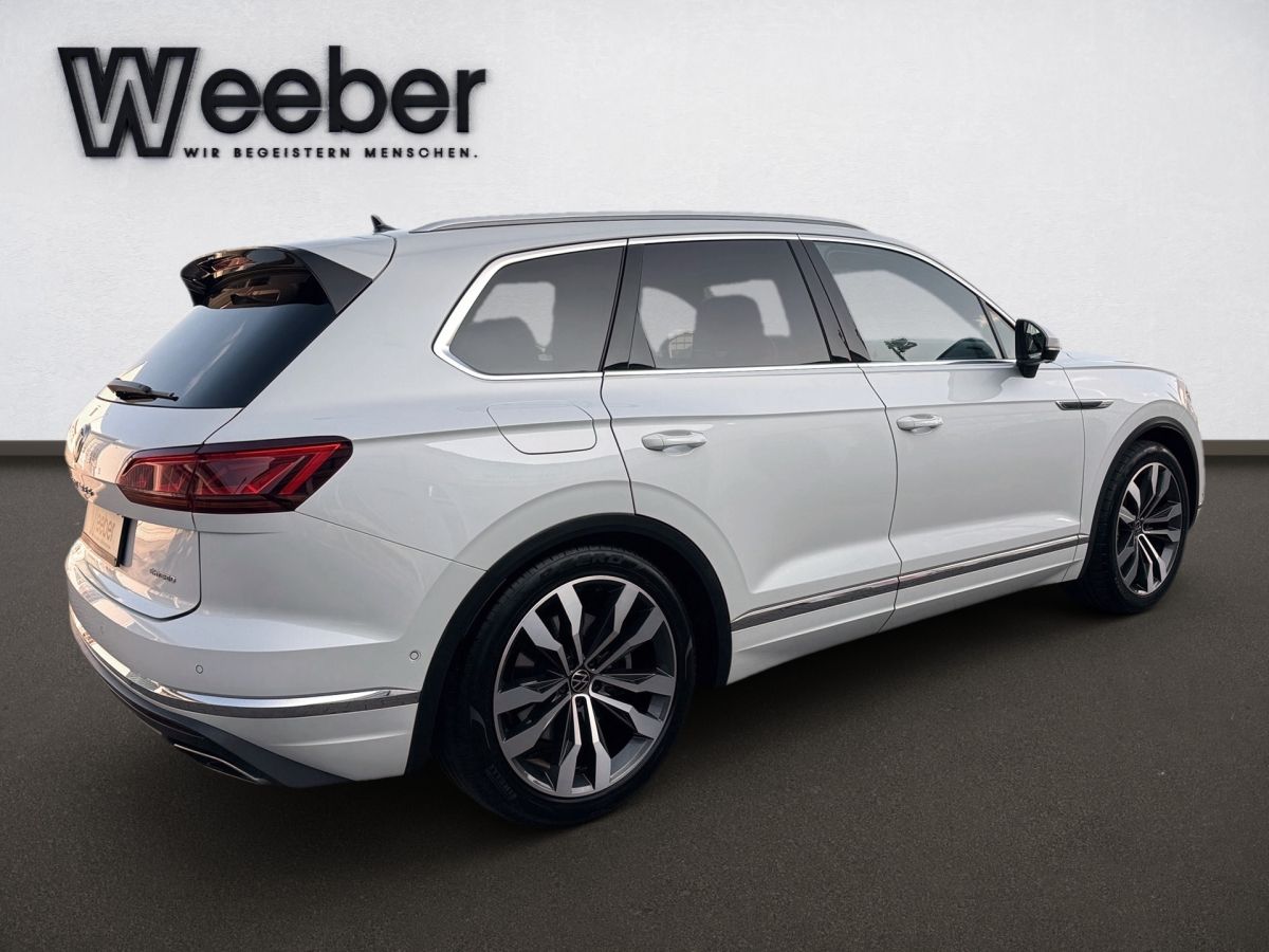 Volkswagen Touareg Atmosphere - Samsaru's Car Outlet