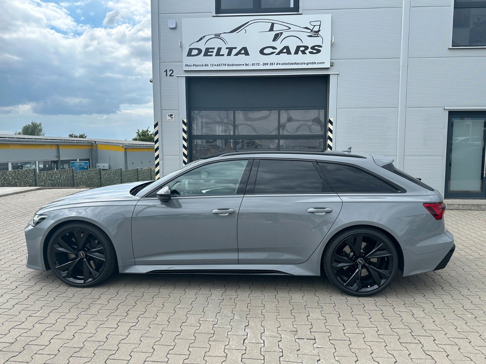 Audi RS 6 Av. 4.0 quattro/Pano/DynamickPak/23"schwarz