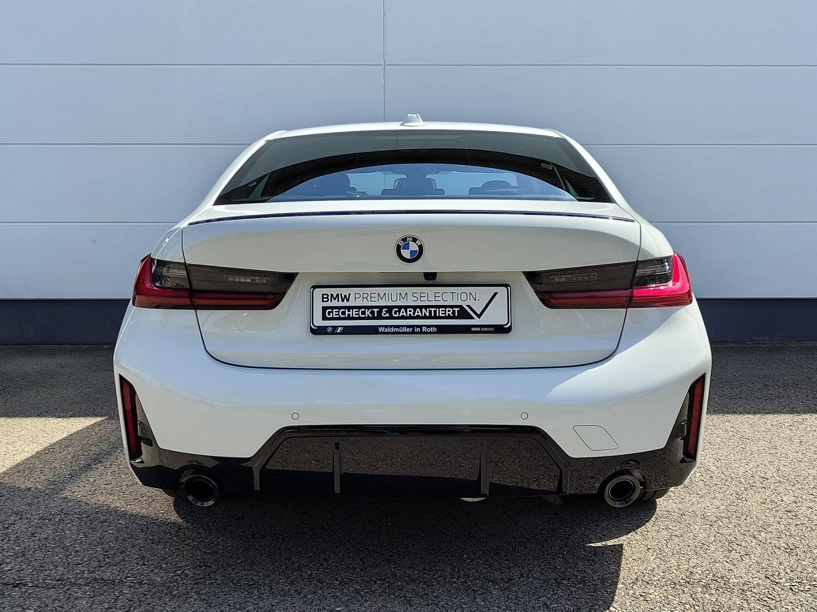 BMW 320d M Sportpaket - Samsaru's Car Outlet