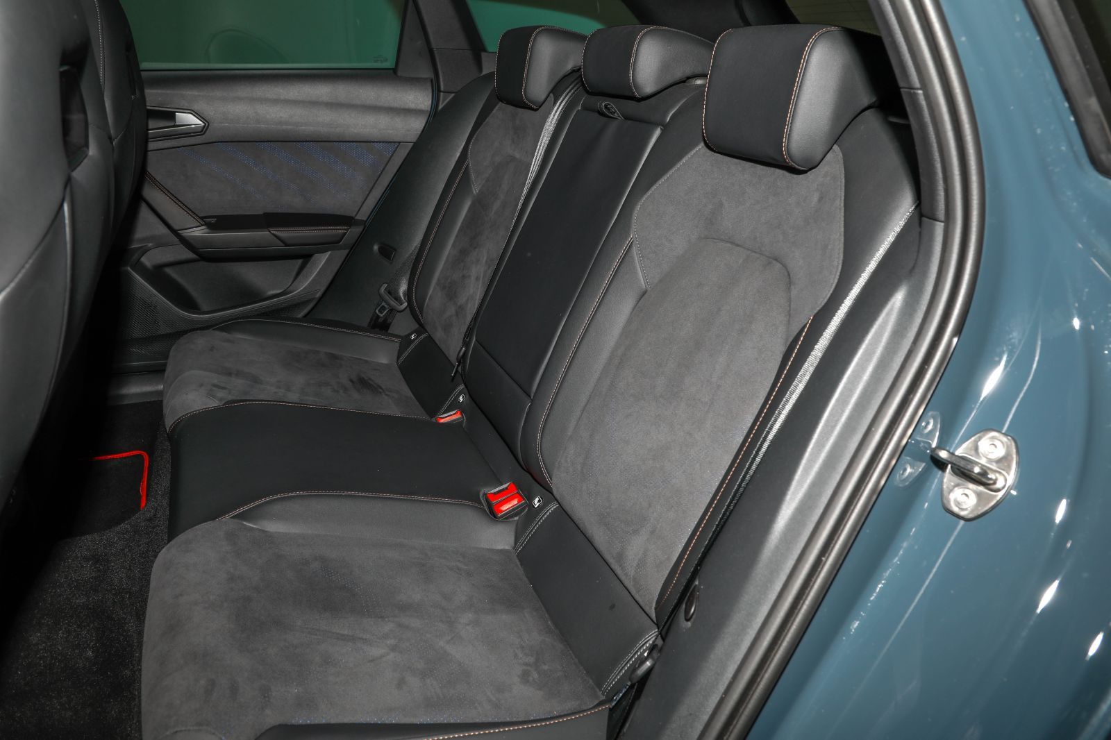 Seat Leon ST 2.0 TSI 4D DSG VZ AHK Kam. SHZ ACC