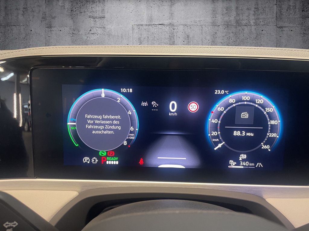Volkswagen Passat Variant 1.5 eHybrid Elegance DSG Matrix