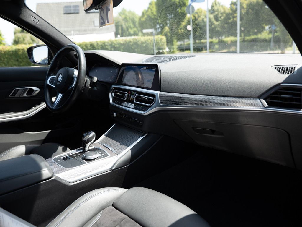 BMW 320d Touring M-Sportpaket - Samsaru's Car Outlet