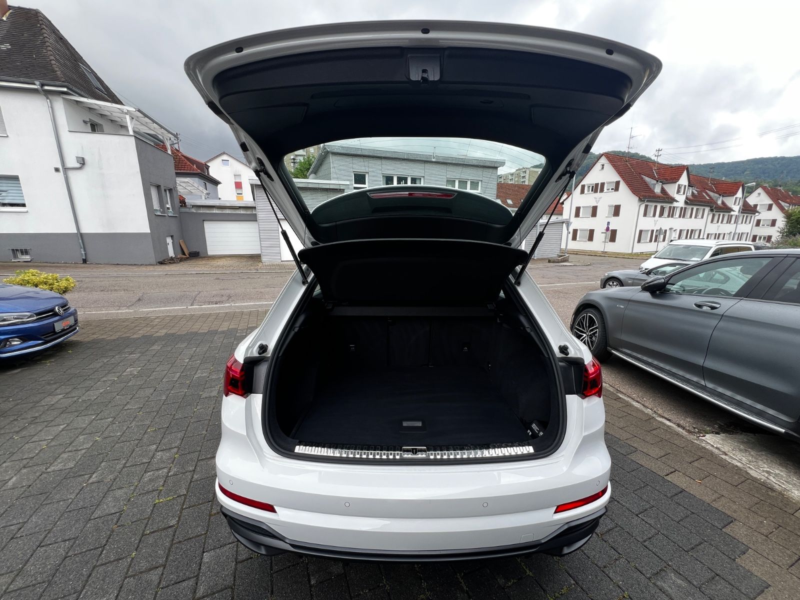 Audi Q3 45 TFSI quattro S line - Samsaru's Car Outlet