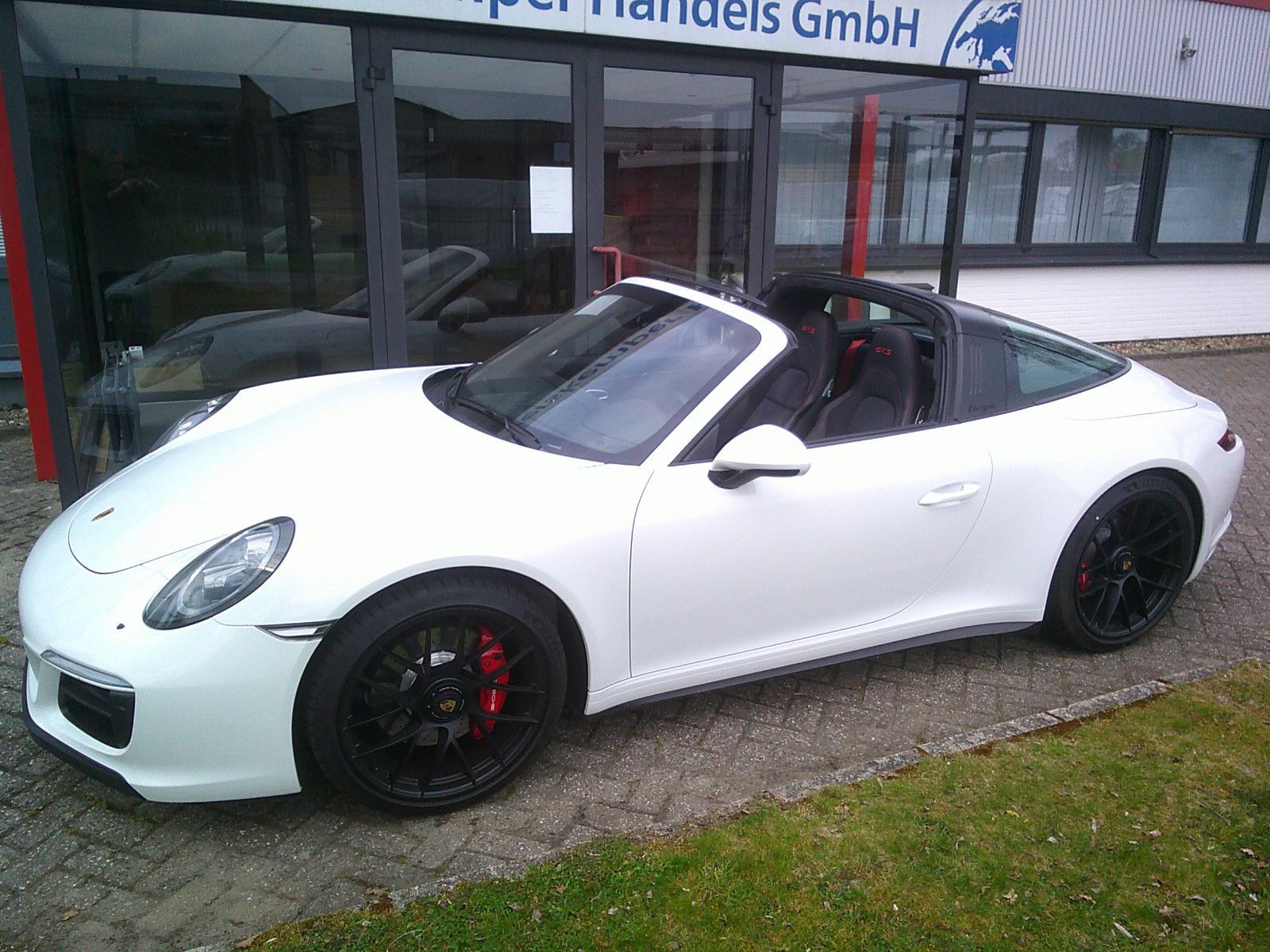 Porsche 911 Carrera 4 GTS - Samsaru's Car Outlet