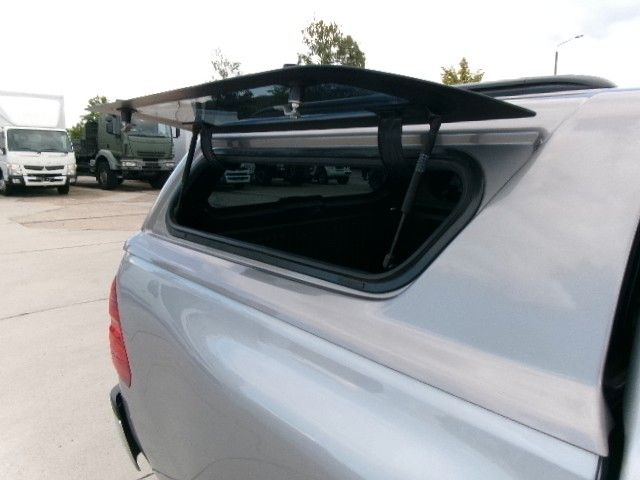 Toyota Hilux Double Cab 204PS Autm. Comfort 4x4 Hardtop