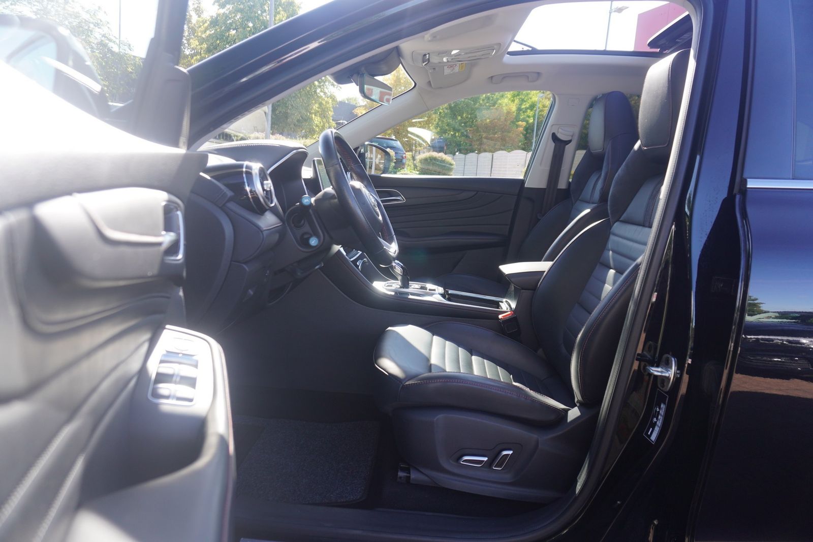 MG HS 1.5 T-GDI Luxury Aut. LED Navi Pano 360°