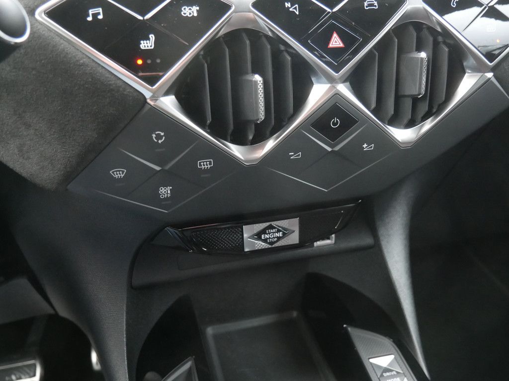 DS Automobiles DS 3 Crossback E-Tense Perfomance Line+ NAVI ACC